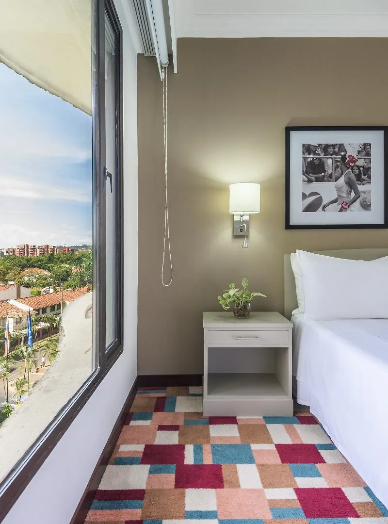 Nh Cali Royal Hotell