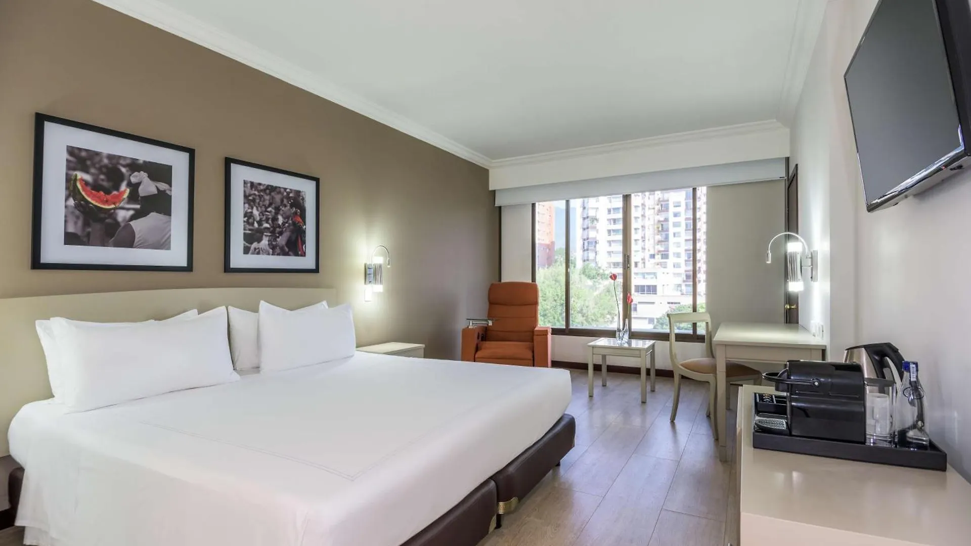 Nh Cali Royal Hotel
