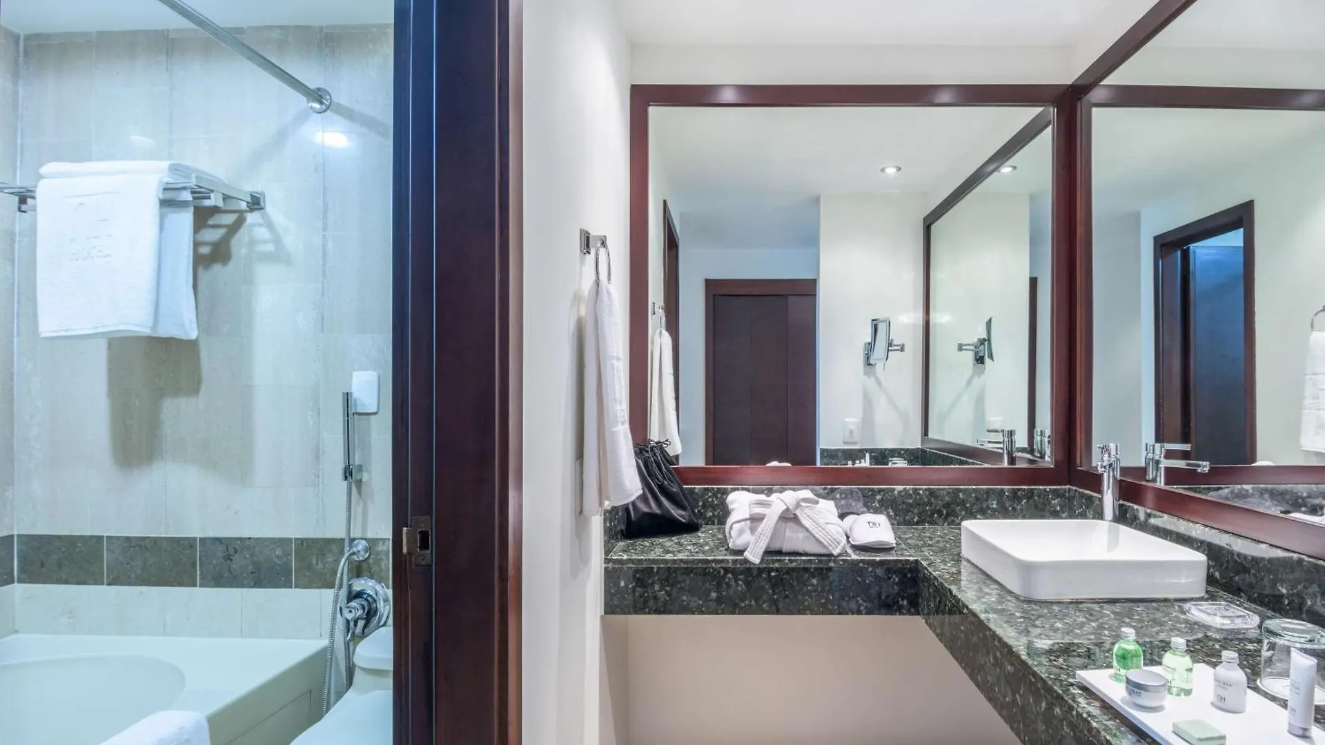 Nh Cali Royal Hotel 4*,  Colombia